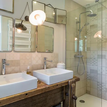 Le Pressoir - Newly Refurbished House With Contemporary Decoration Saint-Cyr-au-Mont-d'Or