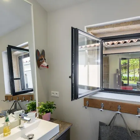 Le Pressoir - Newly Refurbished House With Contemporary Decoration * Saint-Cyr-au-Mont-d'Or